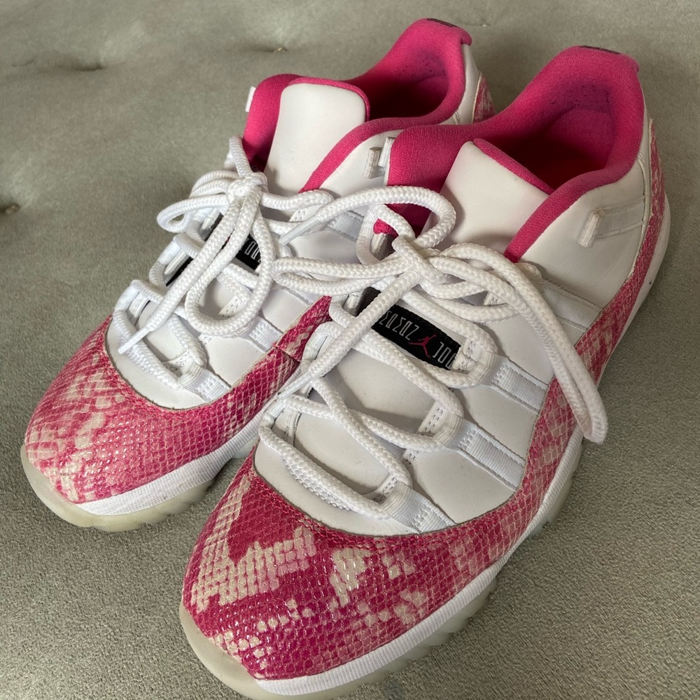 Jordan 11 Retro Low Pink Snakeskin